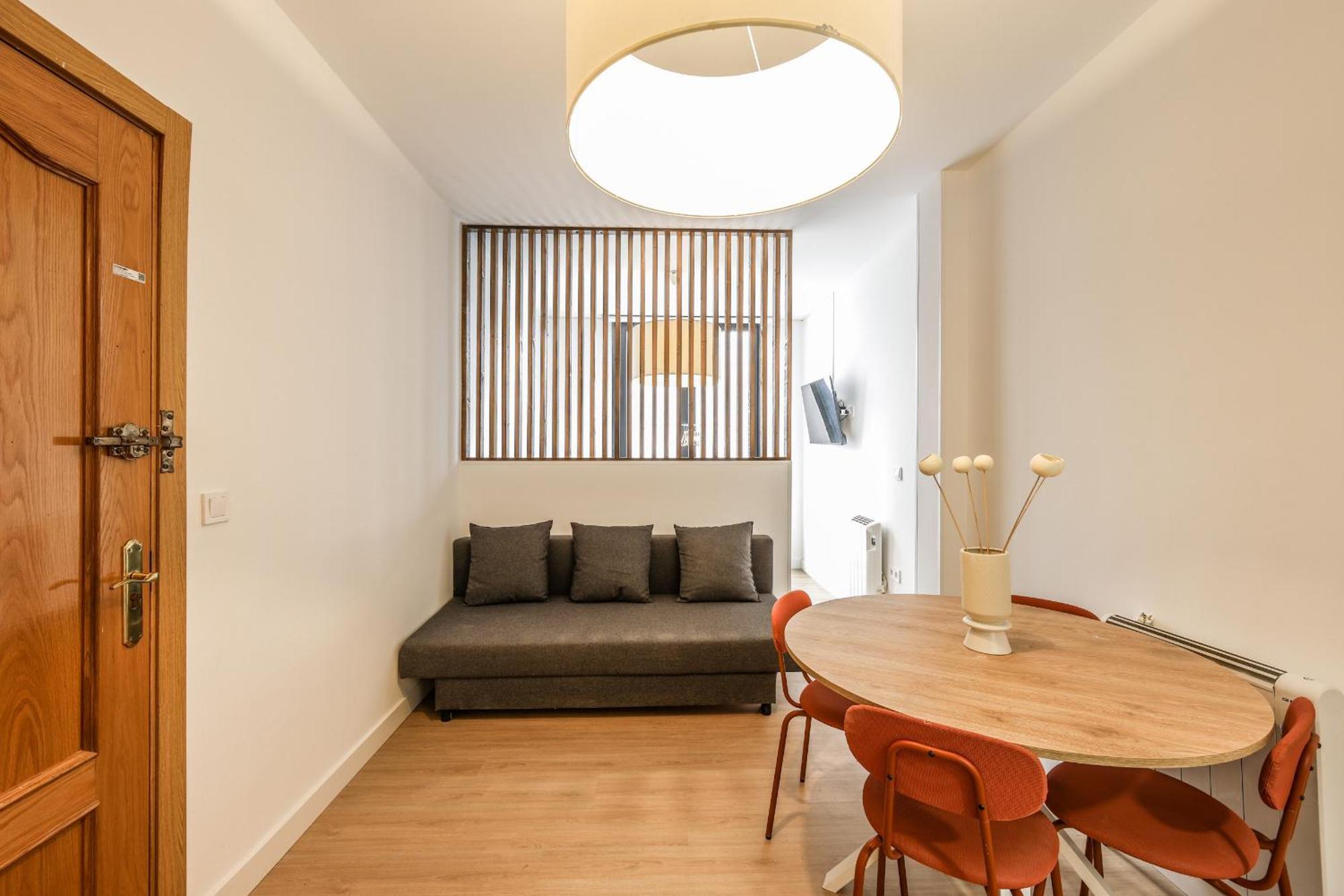 Pequeno Apartamento Reformado En Tirso De Molina Alquiler Temporal Madrid Eksteriør billede