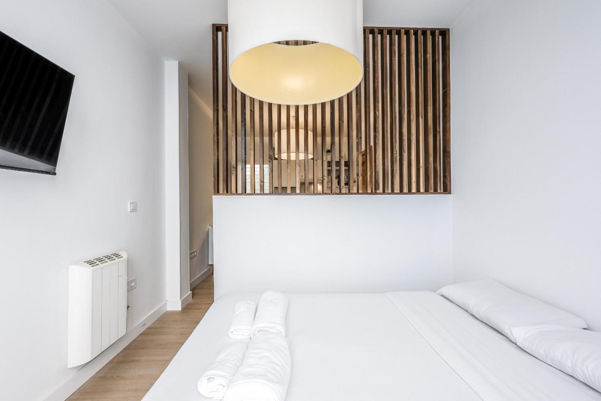 Pequeno Apartamento Reformado En Tirso De Molina Alquiler Temporal Madrid Eksteriør billede